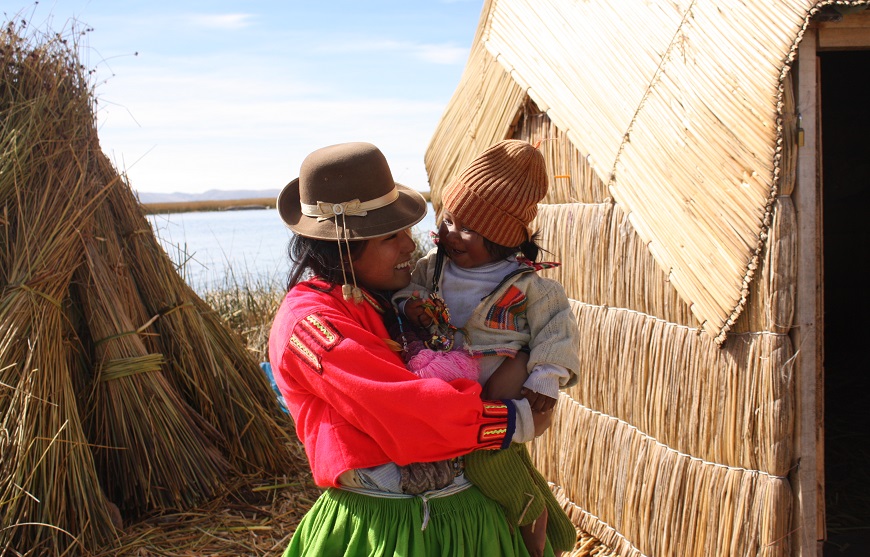 Debbie, Tailor-made Specialist making friends in Peru